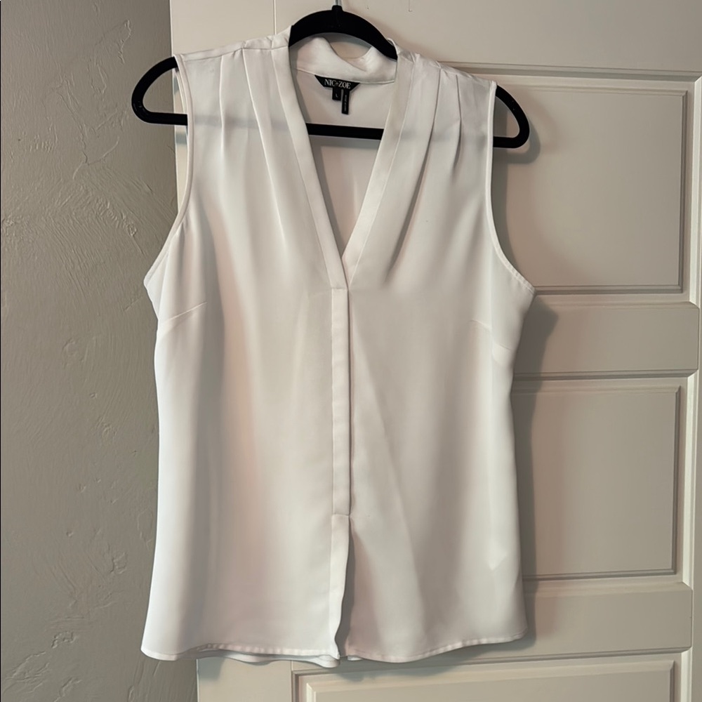 Nic + Zoe White Sleeveless Blouse